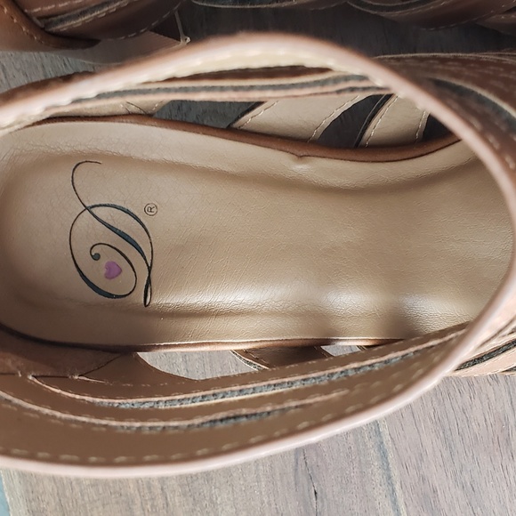 Platform Heels - Picture 3 of 4